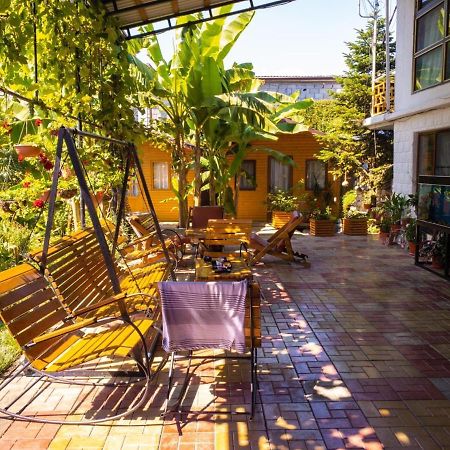Гостевой Дом У Левы Hotel Gagra Esterno foto
