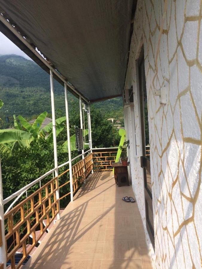 Гостевой Дом У Левы Hotel Gagra Esterno foto