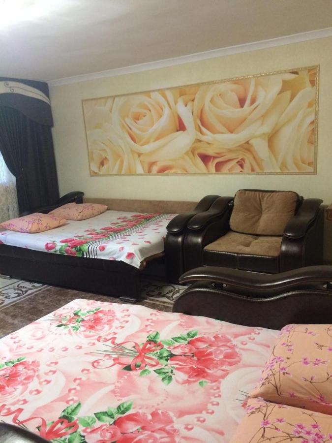 Гостевой Дом У Левы Hotel Gagra Esterno foto