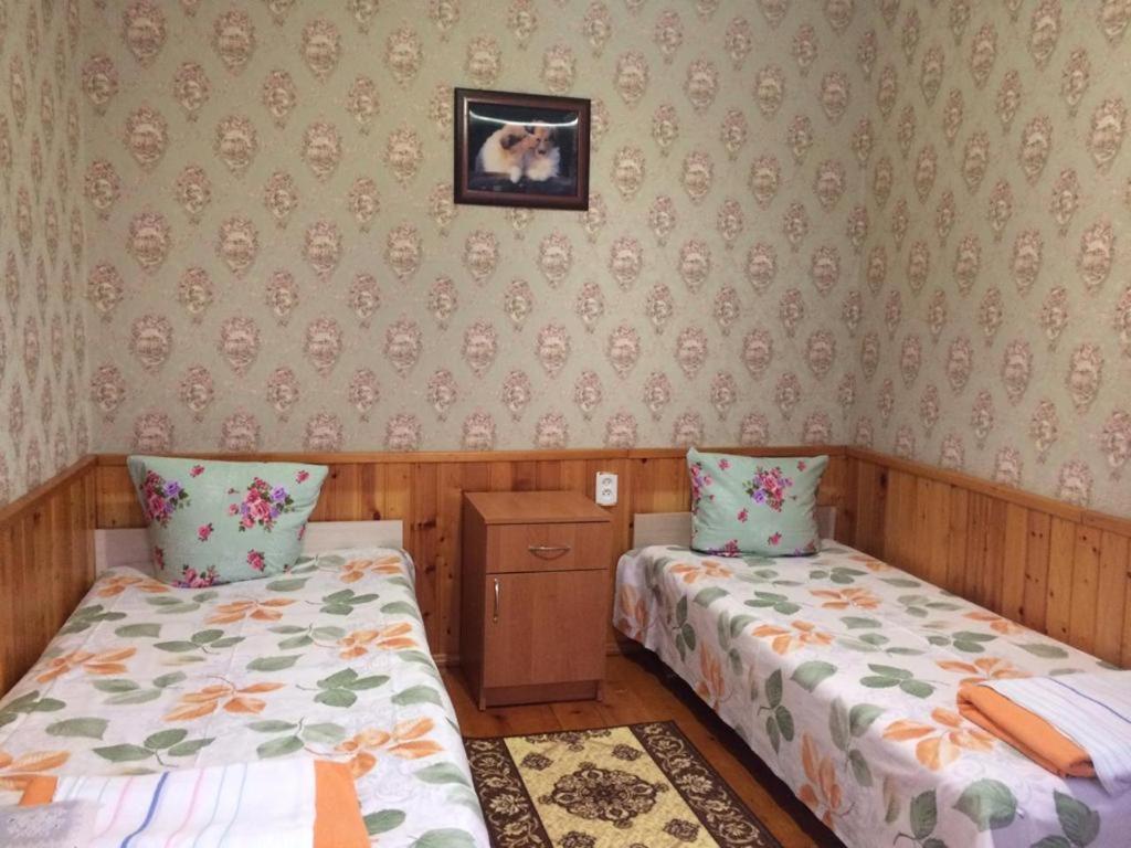 Гостевой Дом У Левы Hotel Gagra Esterno foto