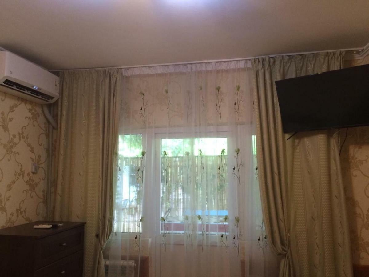 Гостевой Дом У Левы Hotel Gagra Esterno foto