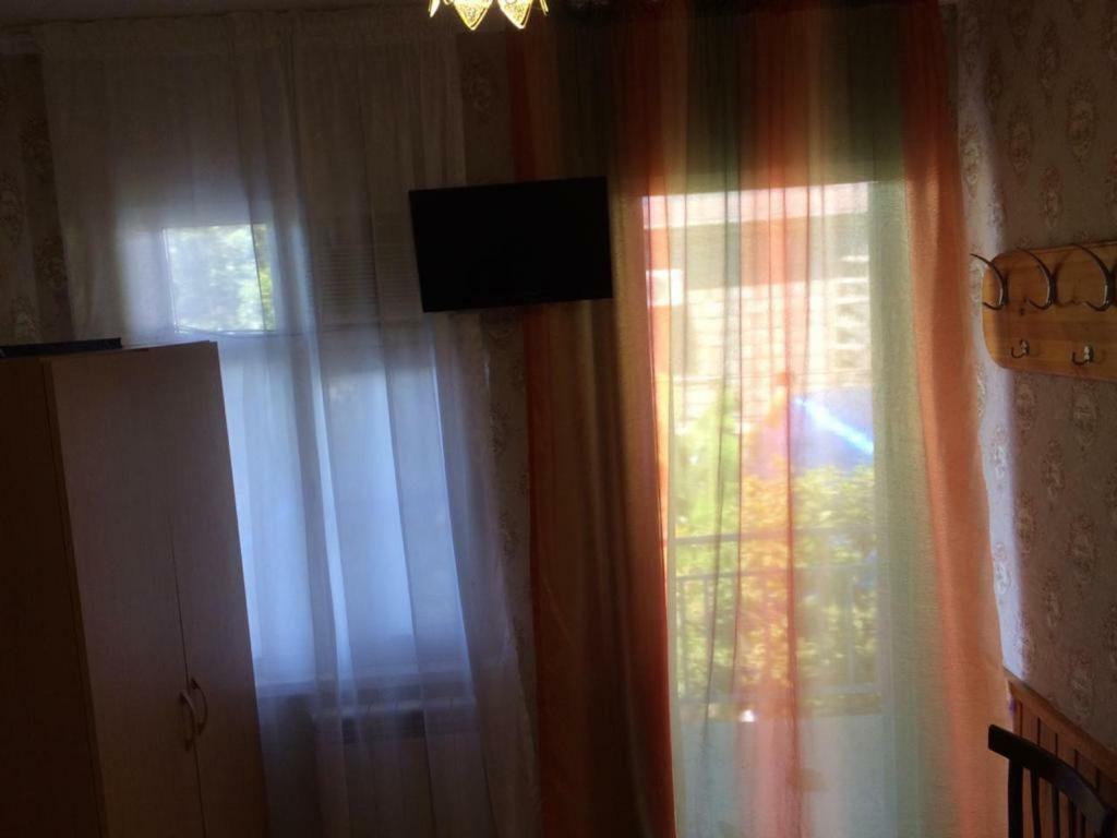 Гостевой Дом У Левы Hotel Gagra Esterno foto